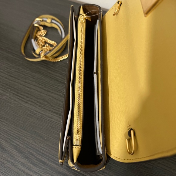 TORY BURCH ROBINSON CHAIN WALLET - Picture 6 of 10